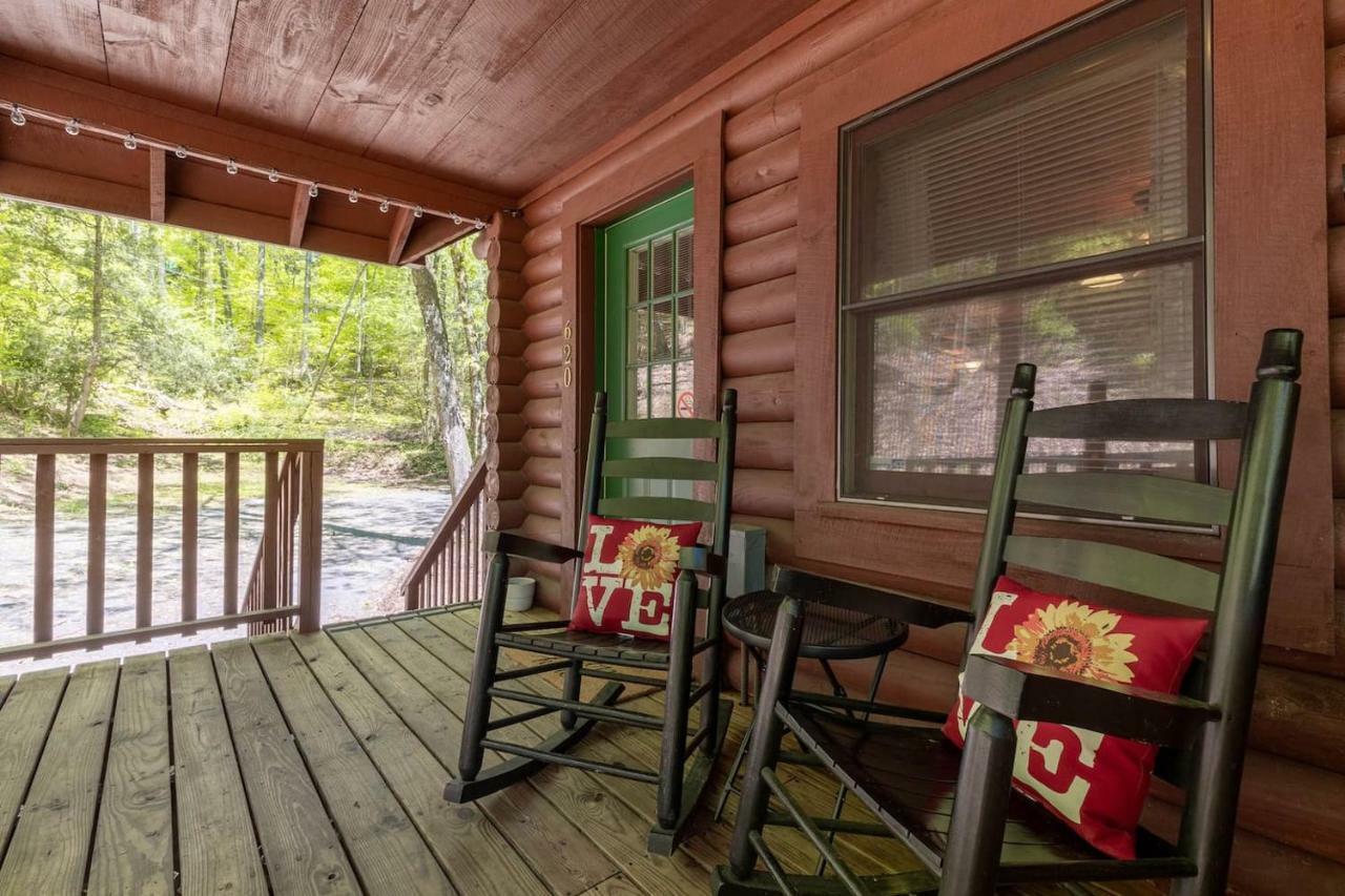 Vila Log Cabin! 1Mile From The Action! Private Lane! Hot Tub! Pool Table! Pigeon Forge Exteriér fotografie