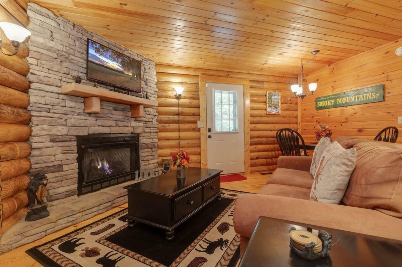 Vila Log Cabin! 1Mile From The Action! Private Lane! Hot Tub! Pool Table! Pigeon Forge Exteriér fotografie